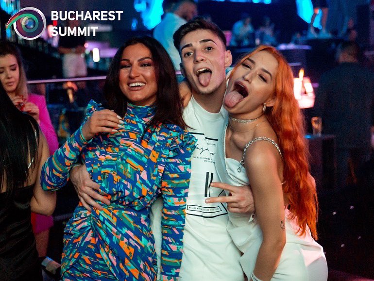 Elite personalities from the industry, open bar all night and dancers were the ingredients for another legendary #bucharestsummit party: Venetian Masquerade Party, by @stripchat #bucharestsummit2022