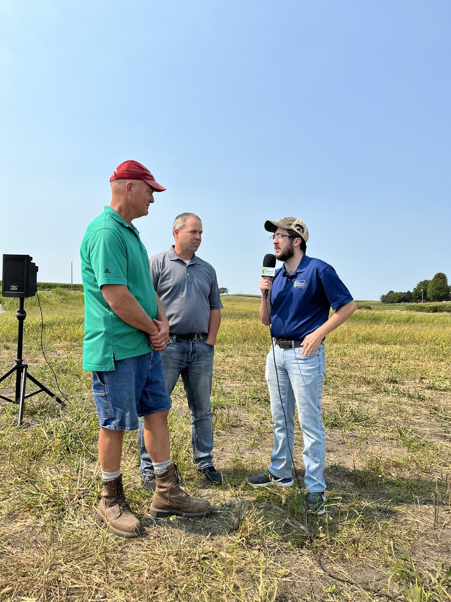 iowa_corn's tweet photo. Iowa Corn is proud to host the Wetland Field Day at Mark Mueller’s farm to help share the important role farmers play in our state’s water quality. 

Tune in to @agritalk with @ChipFlory to learn more about the practices discussed today! 

#Conservation #WaterQuality #FieldDay https://t.co/JQSZ09rfQH