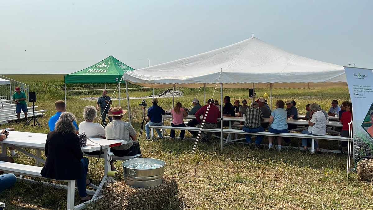 iowa_corn's tweet photo. Iowa Corn is proud to host the Wetland Field Day at Mark Mueller’s farm to help share the important role farmers play in our state’s water quality. 

Tune in to @agritalk with @ChipFlory to learn more about the practices discussed today! 

#Conservation #WaterQuality #FieldDay https://t.co/JQSZ09rfQH
