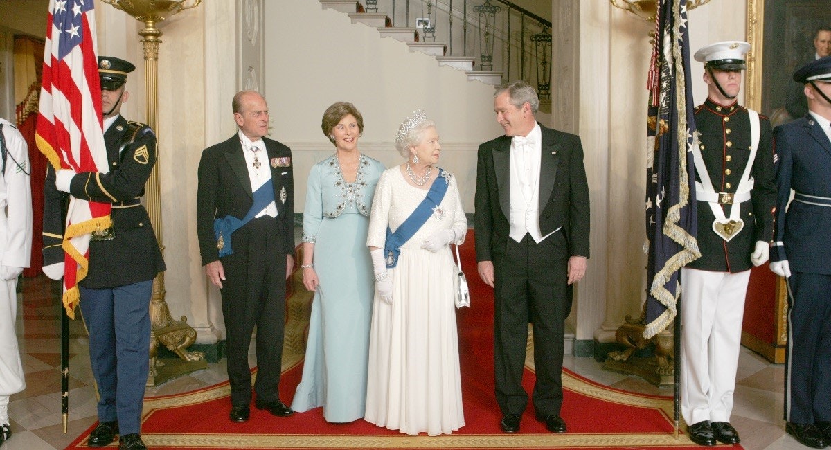 TheBushCenter's tweet photo. "Queen Elizabeth ably led England through dark moments with her confidence in her people and her vision for a brighter tomorrow. Our world benefitted from her steady resolve, and we are grateful for her decades of service as sovereign." - President Bush https://t.co/aG8uVcMaJo https://t.co/FKQnq6ANoh