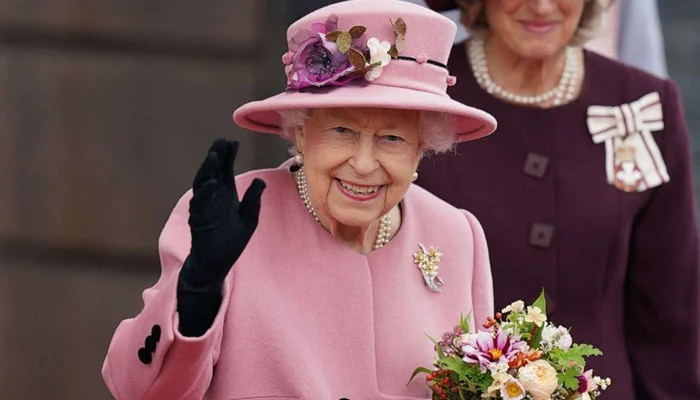 DailyNationPak's tweet photo. ملکہ برطانیہ کے انتقال پر برطانوی حکومت کا دس روزہ سوگ کا اعلان
#QueenElizabeth #RIPQueen https://t.co/zNIwVJjJrx