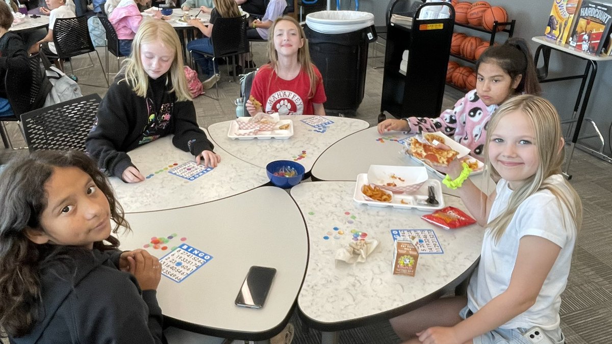 oakhillslions's tweet photo. Our Lions enjoyed Lunch time BINGO in the Library today! Food Fun &amp; Prizes! #LoveOurLions #BINGO @MISD_Libraries @ohjhschoolnews https://t.co/VWENVp7qQs