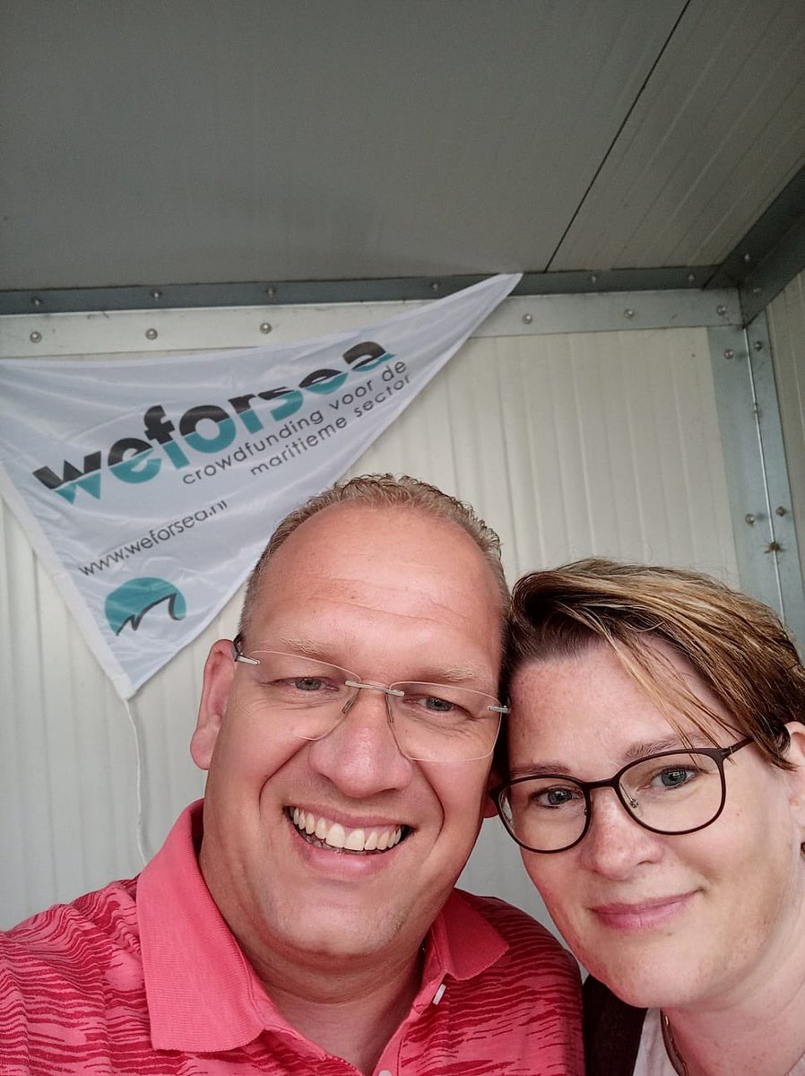 Lieuwe en Jantina, een behouden vaart gewenst! Dank aan alle investeerders die dit project in 12 dagen volgeschreven hebben! #crowdfunding #urk #binnenvaart