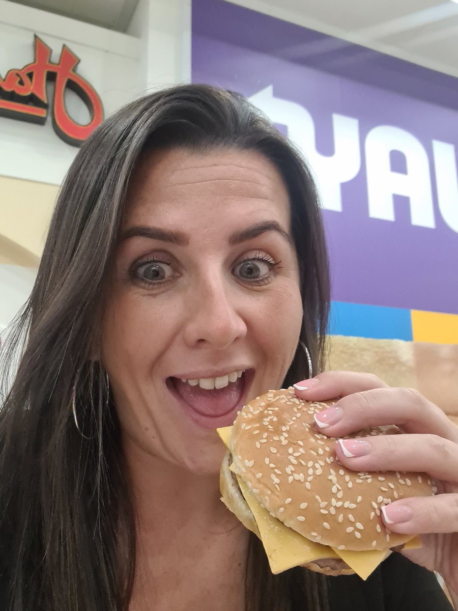Jen_Buckley86's tweet photo. So we go to Turtle Bay @Ricky_UK83 for date night away from the kids before going to see @russell_kane but over an hour later and still no starter so end up in Burger King so we don't miss the show #happydatenight 😫🤣 https://t.co/xwFa5qH4EN