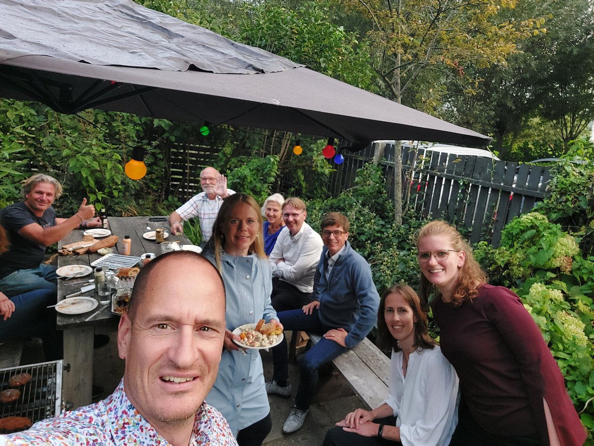 Vanavond hebben we als Goudse christelijke partijen <a href="/cugouda/">ChristenUnie Gouda</a>  <a href="/cdagouda/">CDA Gouda</a> en <a href="/sgpgouda/">SGP Gouda</a> de jaarlijkse C3 ontmoeting. Mooi om elkaar te ontmoeten en goede gesprekken te hebben onder het genot van een heerlijke bbq.