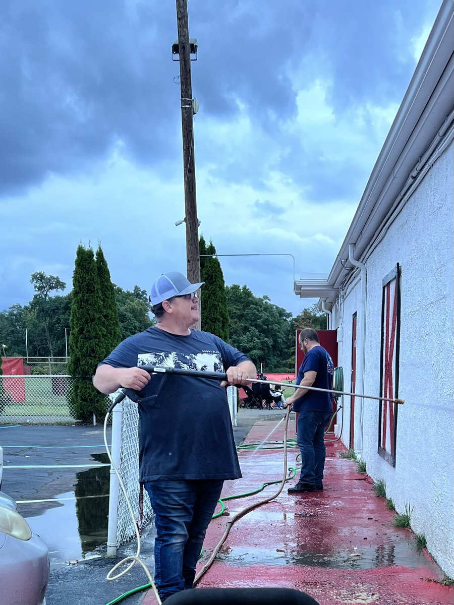 PORTPRIDE1's tweet photo. DAY 1 Alumni and future alumni giving back power washing field house getting ready paint #PORTPRIDE #THEPORT @KeyportSchools @FBKeyport @KeyportSports https://t.co/E6lNz52noU