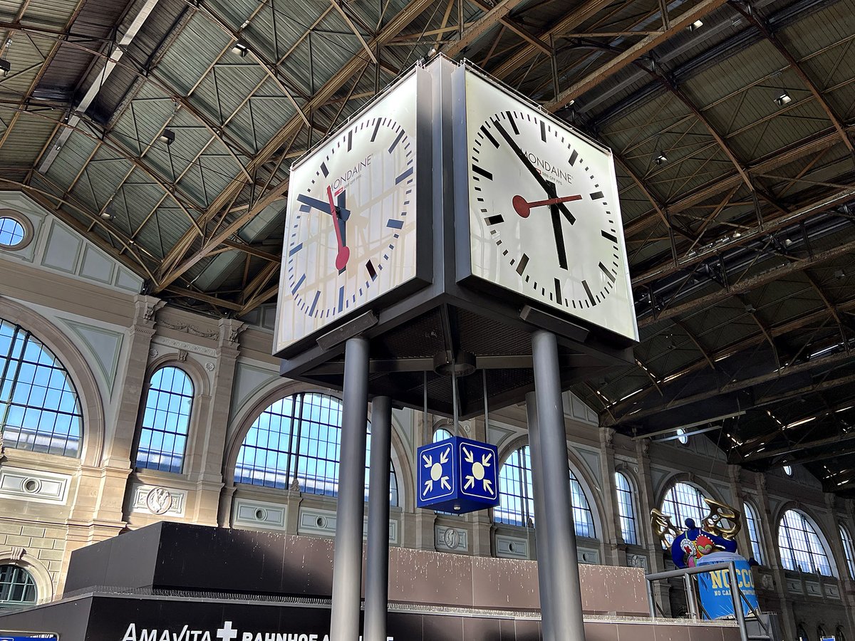Kevin Gepford on Twitter "Dateline Zurich, Switzerland — But this pair of clocks at the Zurich