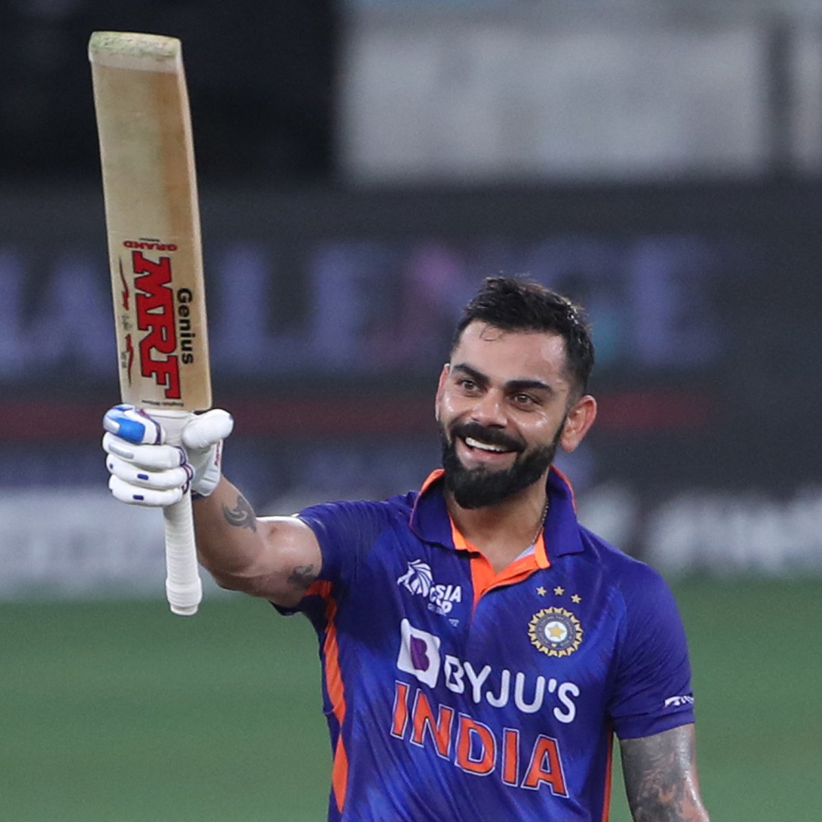 MarvelBuz's tweet photo. Failure gets you stronger 💪
Congrats @imVkohli for the 71st 💯
#AsiaCup #GOAT𓃵 
#ViratKohli𓃵 #INDvsAFG https://t.co/5ERn9KugKo