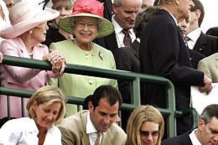 KySportsRadio's tweet photo. The Queen attended the Kentucky Derby in 2007 https://t.co/jePMIvDx7X