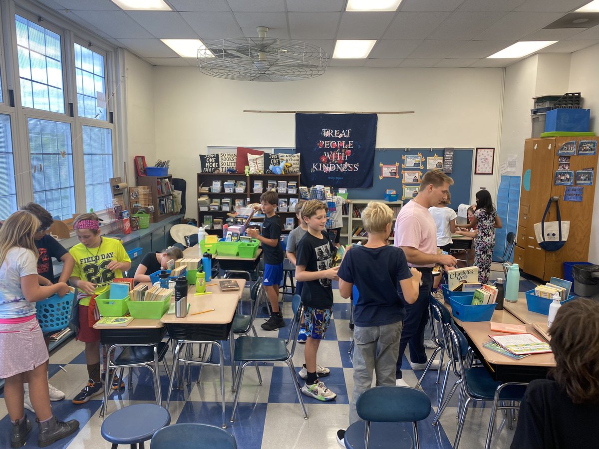 #5Hers <a href="/HopewellES/">Hopewell Elementary School</a> are hard at work organizing our classroom library!