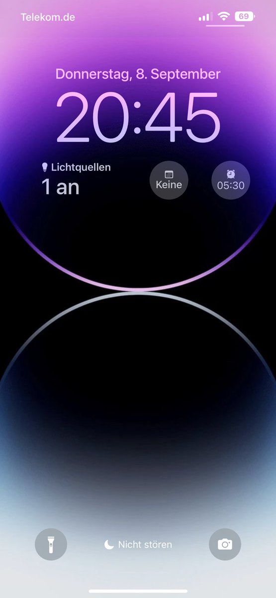 #apple  Das neue Wallpaper gefällt mir sehr gut.aber auf das 14 Pro Max muss ich noch 2 Monate warten (Vertragsverlängerung)