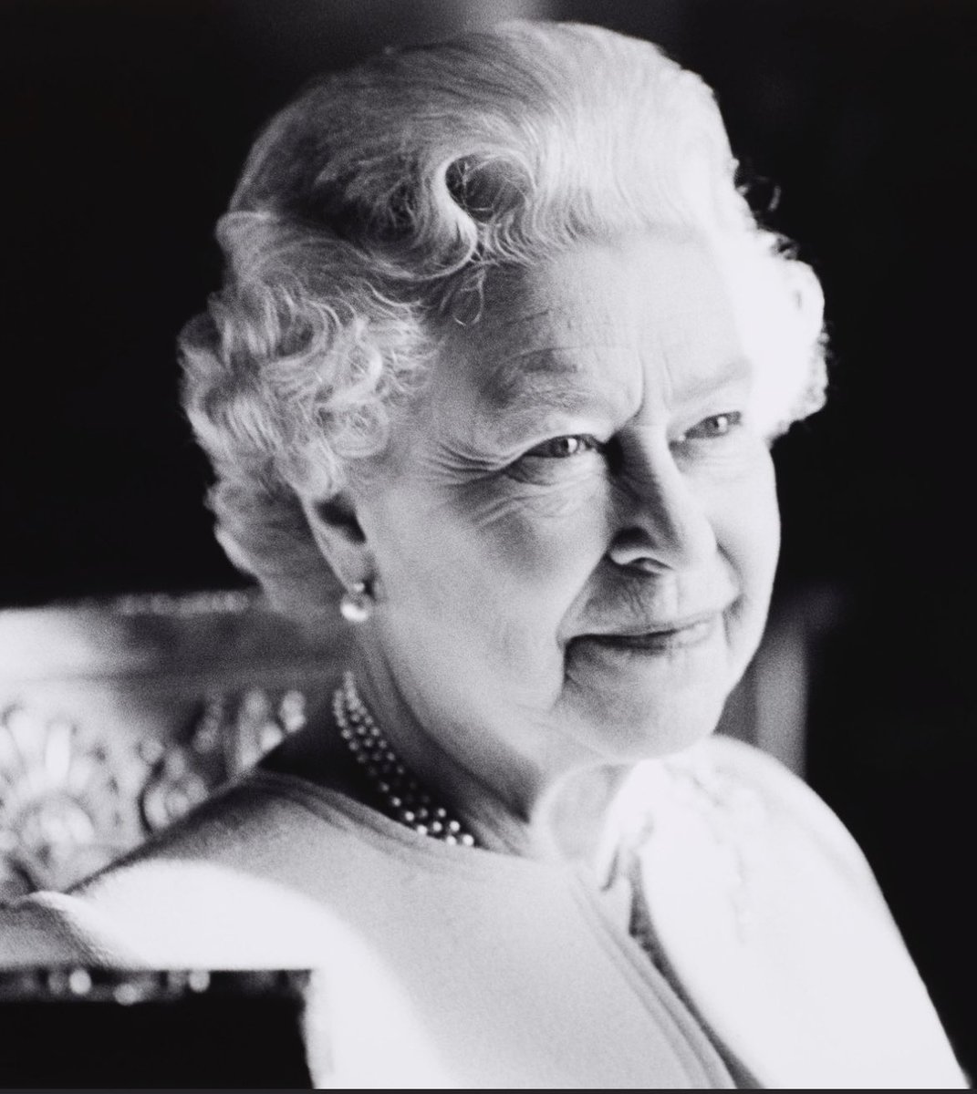 Polarispools's tweet image. Our deepest condolences go out to all of the @RoyalFamily following the passing of Her Majesty The Queen.