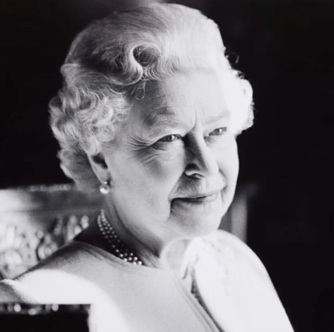 A statement from our CEO, Séamus MacCormaic:

“On behalf of the London Irish Centre, Camden, we wish to express our condolences on the passing of Queen Elizabeth and our deepest sympathy to her family and the British people. May she rest in peace.”