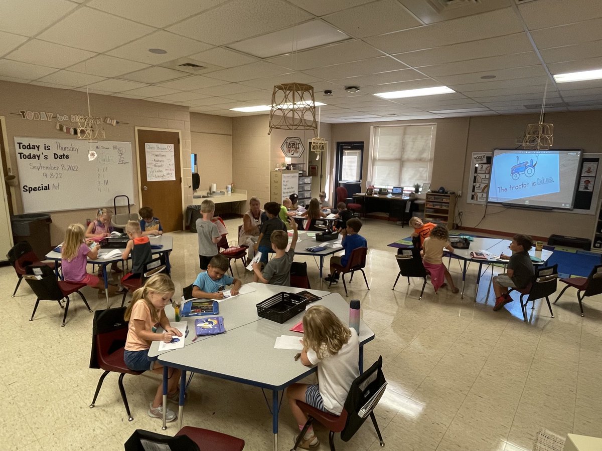 JosephShaw10's tweet photo. Mrs. Mossotti’s kindergarten class is learning so much today! https://t.co/cepMR4g4vo