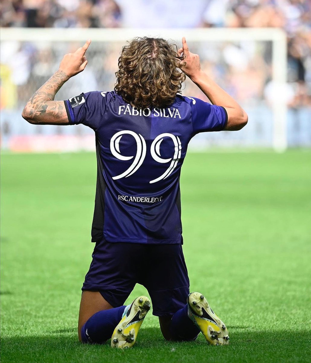 PLLoanWatch's tweet photo. Really happy to see Fabio Silva doing well at Anderlecht. He scored again tonight in a 1-0 UECL win. 

He’s such a joy to watch at his best, I’m sure one day we’ll get to see him showcase his special talent with Wolves in the PL #WWFC https://t.co/QIRBZpKUjt