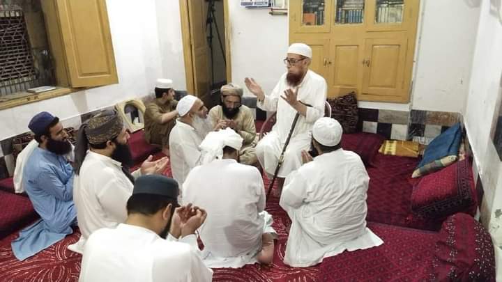 S_Haqqani's tweet photo. شیخ الحدیث حضرت مولانا مفتی محمد حسن صاحب کی حضرت والد صاحب کے پاس تشریف آوری ۰ https://t.co/zDeb7MjL24