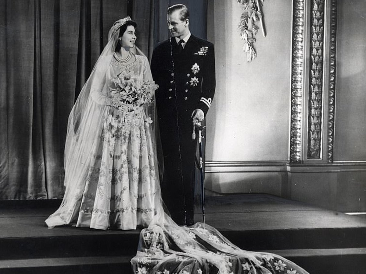 DailyMail's tweet photo. Princess Elizabeth and Prince Philip were married in 1947 at Westminster Abbey https://t.co/lOt2QsVCkU https://t.co/uFu9C7ZDfJ