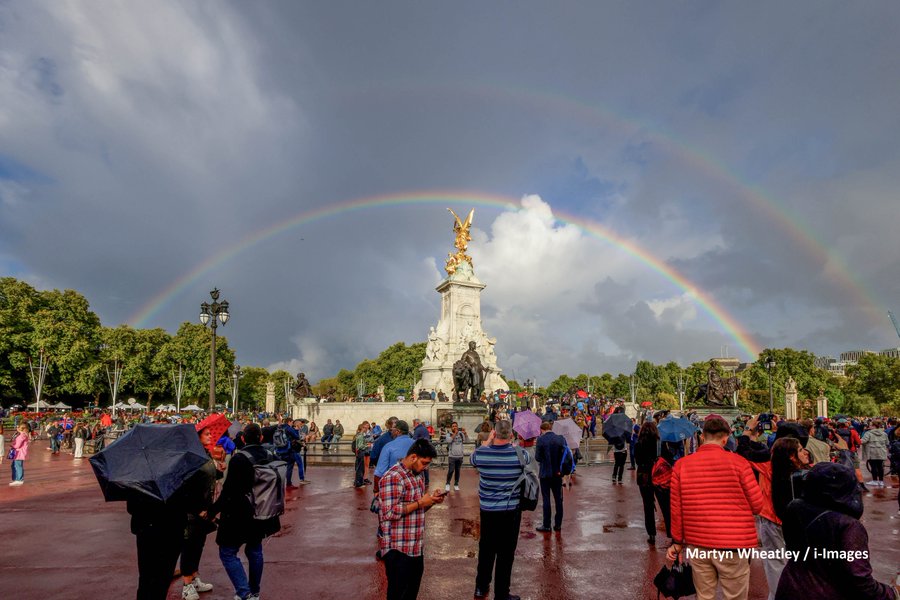 Watch: Double rainbow
 over Buckingham Palace a 'sign the Queen has really left us'