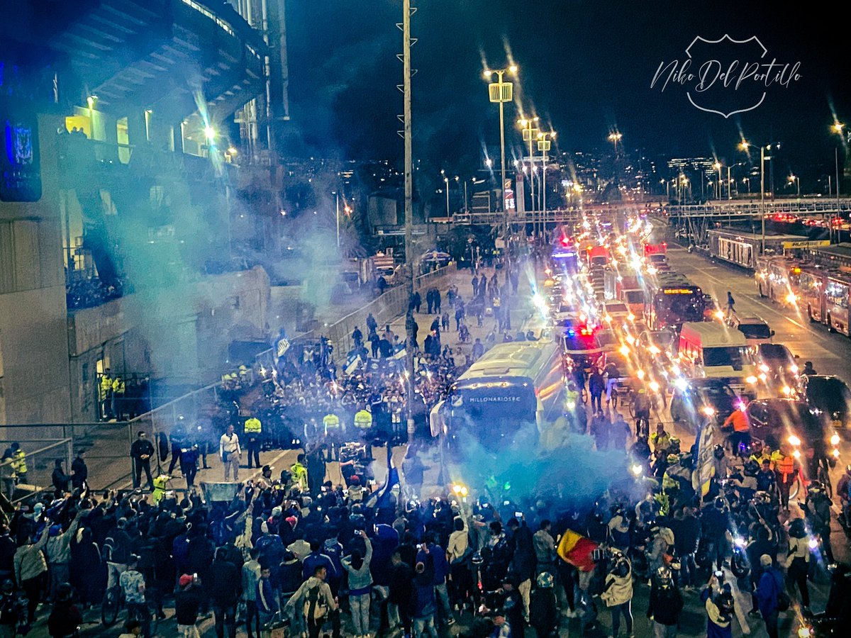 nikodelporti10's tweet photo. La Banda Y Los Jugadores , Ya Queremos Festejar 💙Ⓜ️ https://t.co/AAinGs5HbC