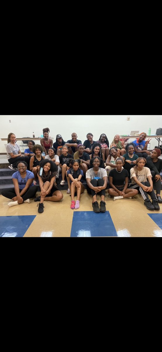 HipNoticDance1's tweet photo. HipNotic would like to thank all of our lovely participants for coming out to our workshop yesterday! We had such a great turnout and had so much fun meeting all of you!! 🌀💙 https://t.co/b6MHmYQLms