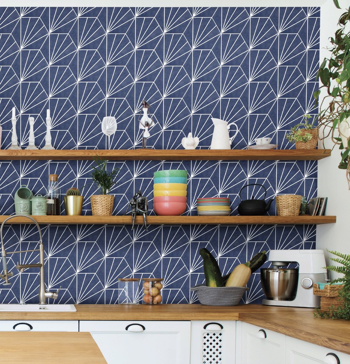 GIOTile's tweet photo. 🐝 The six-sided honeycomb-like hexagon is the queen bee of all shapes, especially when it comes to ceramic tile. Check out Hex_Leonis for floors and walls. See all the options on our website: https://t.co/sTrk2ABjzY
​​
​#hextile #commercialtile #interiordesign https://t.co/nTpfLZO9Dm