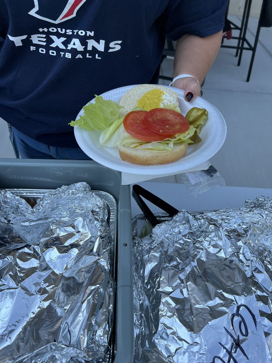 GallardoGarciaV's tweet photo. I know you think your boss is cool, but my boss is cooler! @RainesAcademy #RainesDayFunDay22 #SchoolCulture #NFLDay #GrillingByTheBossman #BurgersWereYummy https://t.co/LY1XpuvcWe