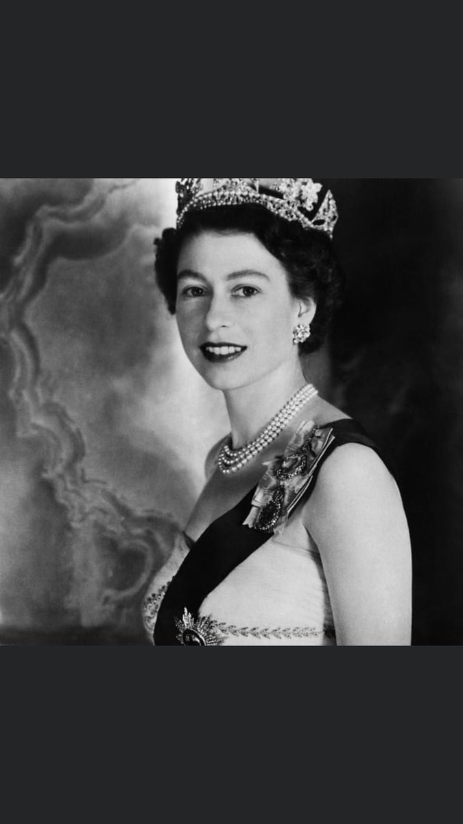 Bitfan555's tweet photo. Thank you. You will be so missed. RIP 💔 #QueenElizabeth #QueenElizabethII https://t.co/yOfYStYwDd