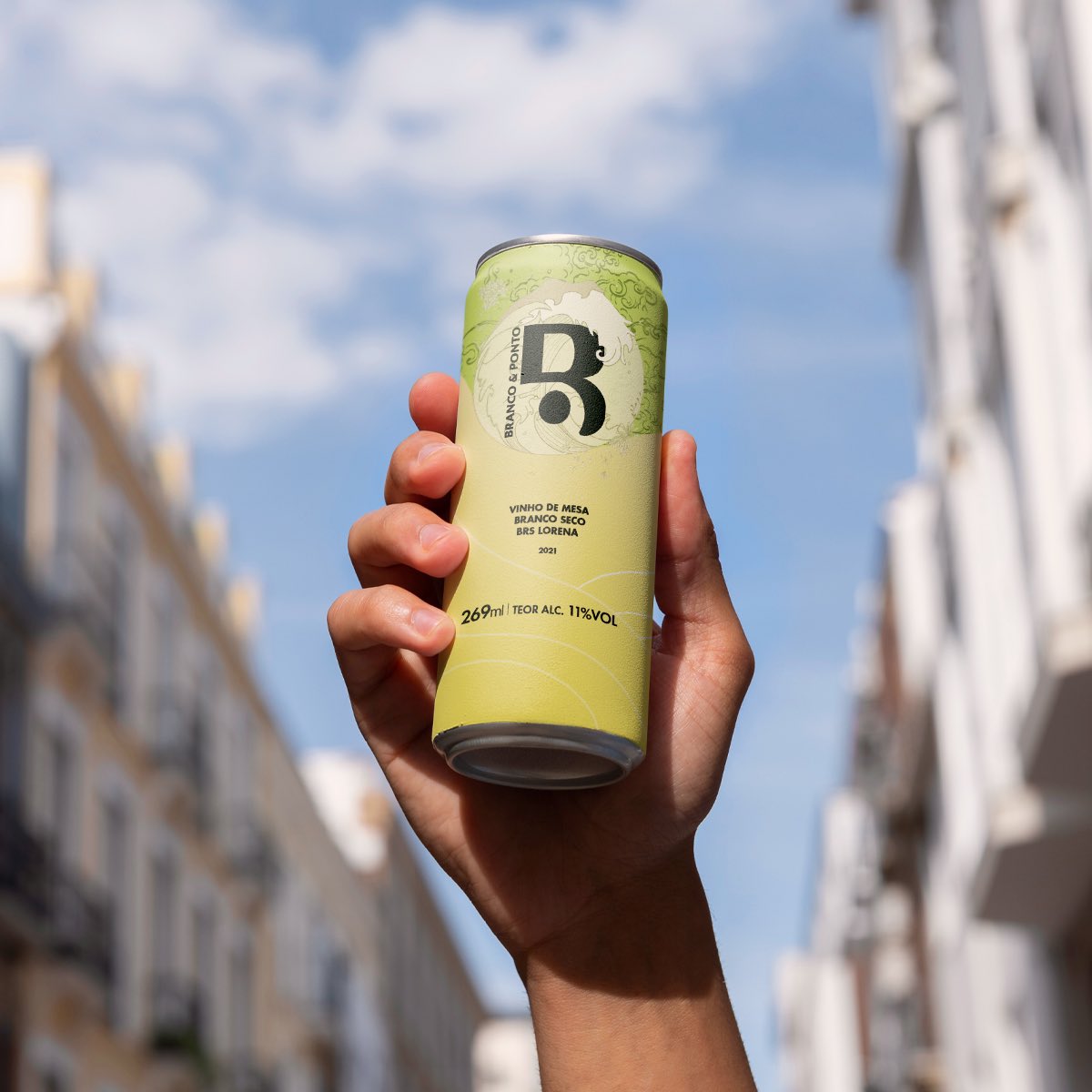 vinhoeponto's tweet photo. Faça calor 🥵 ou frio 🥶, sol ☀️ ou chuva 🌧, as latas de vinho da Vinho &amp; Ponto, além de práticas, combinam com todos os climas.

Segue o fio pra garantir a sua com um DESCONTO DE 60%! 😱 https://t.co/2VYuUzaCSW