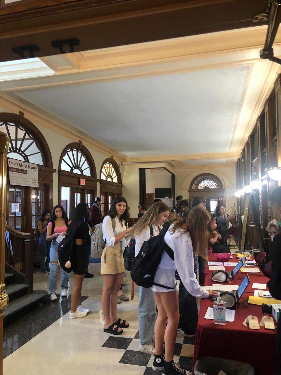 AmherstAreaCC's tweet photo. 530+ @UMassAmherst students at today’s #AmherstArea Internship Fair connecting students with local businesses - a collaboration of the Chamber and UMass Career Development & Professional Connections. A win-win-win for all involved. Literally, a line out the door for this event! https://t.co/TtJkc7bSFt