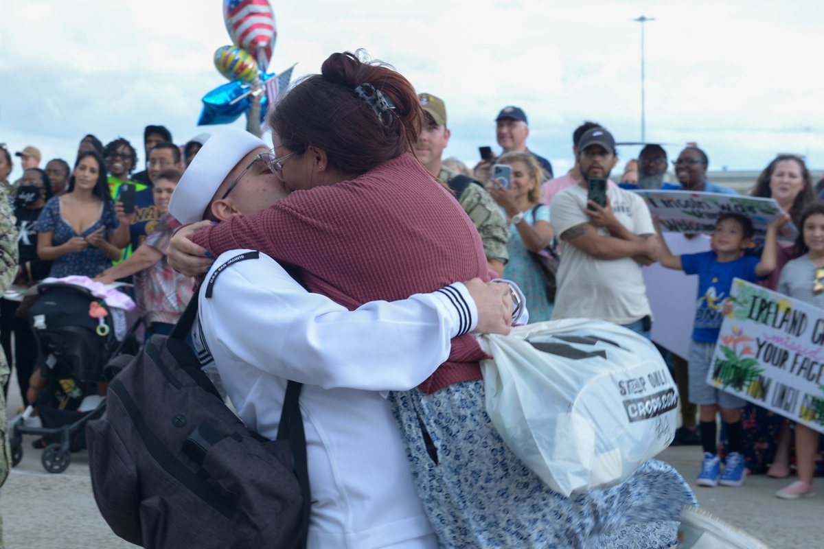 Welcome home, Shipmates! USS San Jacinto (CG 56) returned to Naval Station Norfolk following a 9-month deployment in the U.S. 5th and 6th Fleet AORs. Enjoy some much-earned and needed time to relax with friends and family. Read more here👉: bit.ly/3RPBboN #GiveEmHell