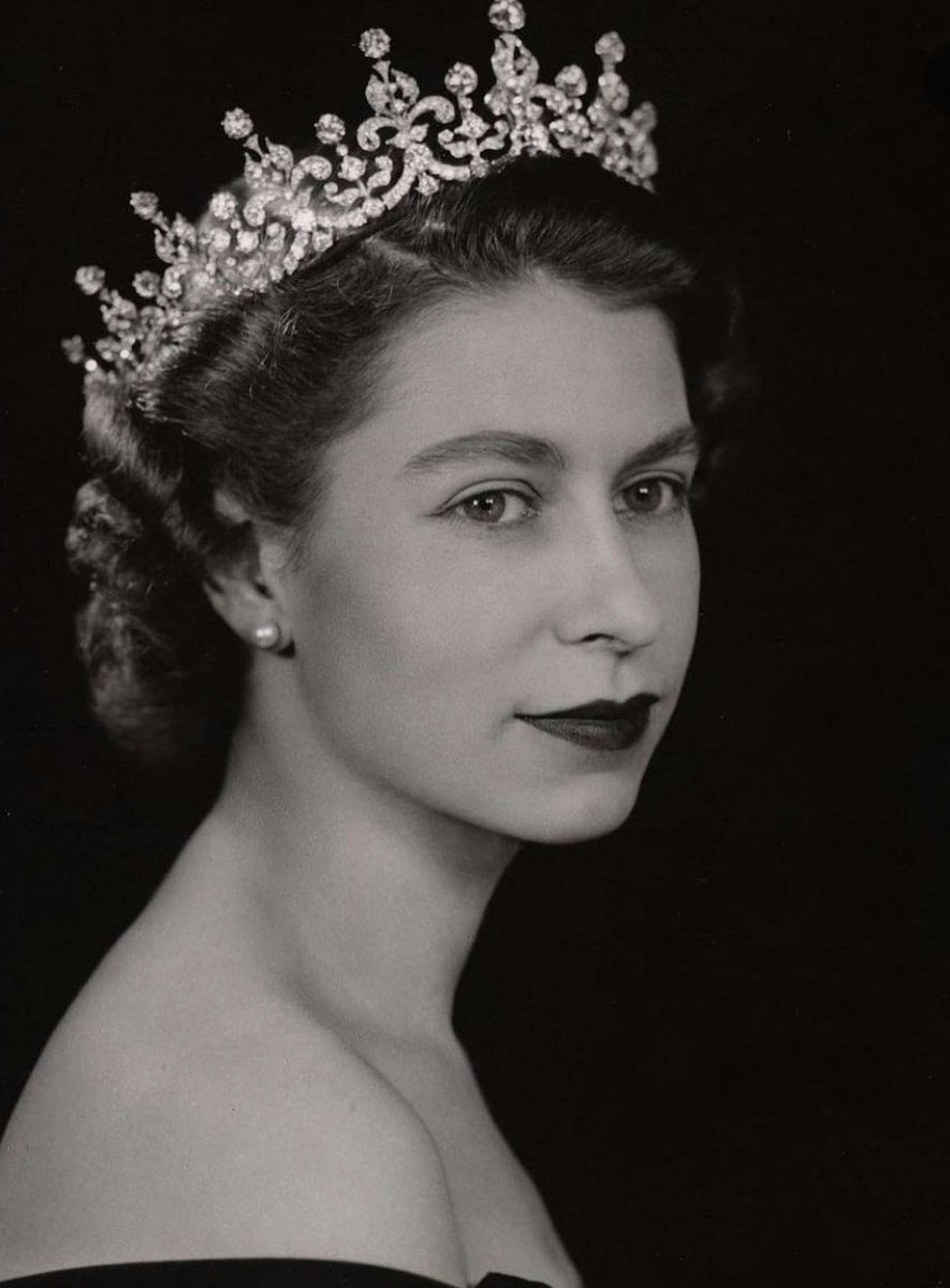 HaltonLibraries's tweet image. Queen Elizabeth:"I declare before you that my whole life, whether it be long or short shall be devoted to your service."
Here at @HaltonLibraries @HaltonBC we are deeply saddened by the death of Her Majesty The Queen &amp;amp; want to say Thank you for your service ma'am. Rest In Peace