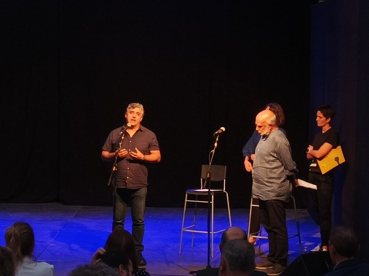 COFAENET's tweet photo. Nos han hecho vivir momentos inolvidables durante medio siglo. El último hoy mismo, en la entrega de la Mención de Honor de los #PremiosCOFAE en @firatarrega. El honor es nuestro, @comediants. Gracias por todo.❤️ https://t.co/X1I2KsmYdg