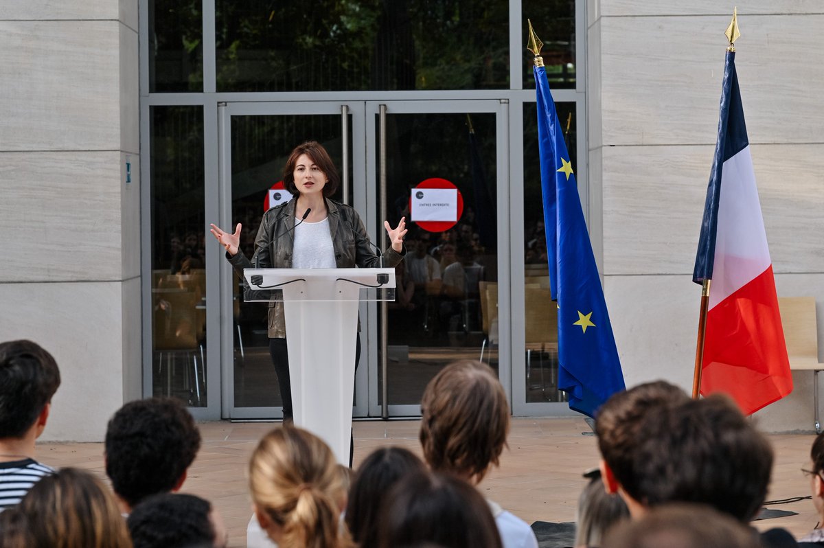 AI_Dauphine's tweet photo. September 5th 2022, spokesperson for the European Commission in France, @AdinaRevol shared her experience of European citizenship and to confirmed the support of the EU to student mobility.
#welcomeweek #International #exchangesstudents https://t.co/7widA6a99b
