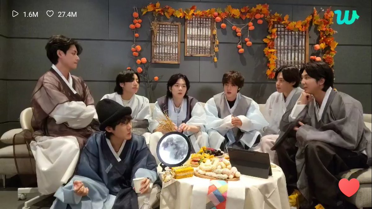 liwanagMoArmy's tweet photo. OT7 WEVERSE LIVE 220908 https://t.co/bo4WTlpsta
