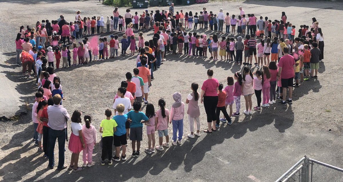 @HRCEHealthPromo <a href="/HRCE_NS/">Halifax Regional Centre for Education</a>  It’s a Friendly, Kind &amp; Peaceful Day here <a href="/ISEShrsb/">InglisStreetSchool</a>!  Lots of pink shirts worn today to help us remember to #choosekindness  and #ChoosePeace on #pinkshirtday  and to #standupspeakout