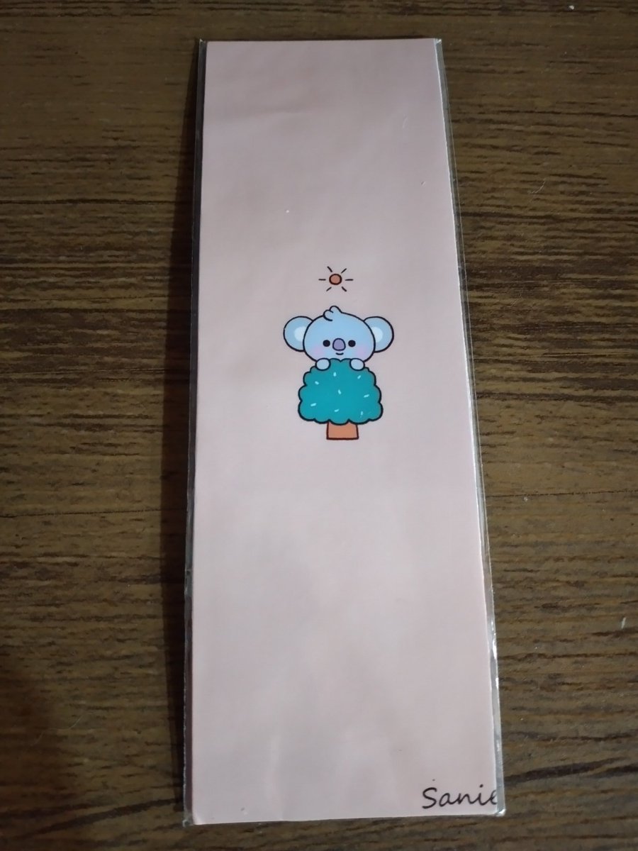 Saniestorie_'s tweet photo. Eu morro com esses marca páginas do BT21 baby 💜 https://t.co/HX9z7wpVs7