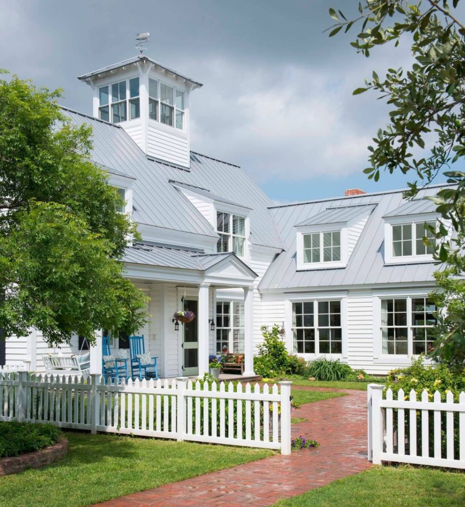 800askmark's tweet photo. This article explains why farmhouse-style homes are so appealing to #homebuyers. #realestate  https://t.co/Doqw4DoJJW https://t.co/zMDgxOvztb