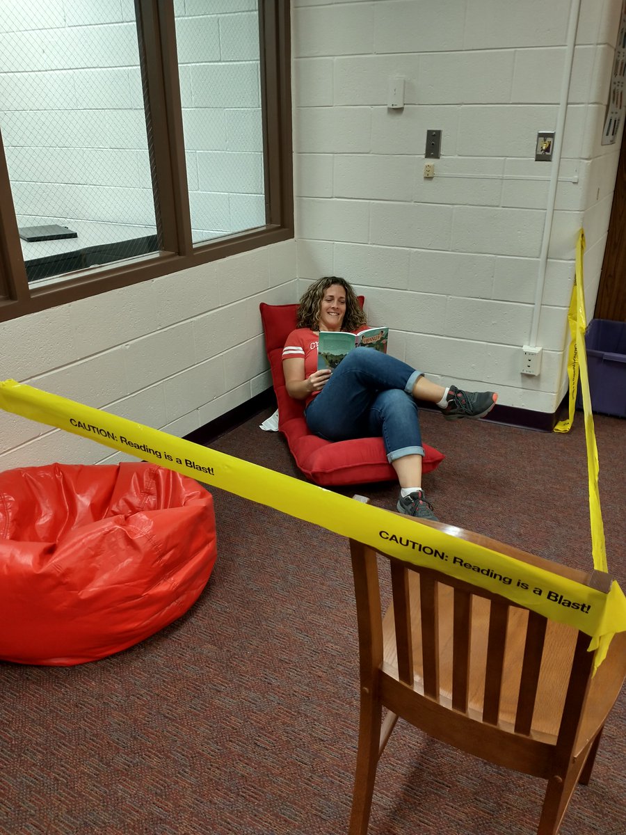 ThreeRSLibrary's tweet photo. @TRSChannahon students will begin using the library after orientation and learning how to behave and work in our space. Our book nook is in progress as an incentive spot they can "purchase" using points earned by following the rules! Thanks for testing it out, @Kyancey77! https://t.co/IkB0BvdKqF