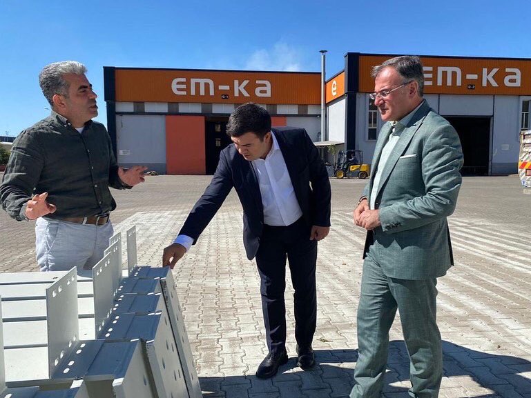 ozdoganbilal's tweet photo. AK Parti Hacılar İlçe Başkanı’mız Sn. @a_ovuc’ü firması EM-KA Çelik Yapı’da, Hacılar Kaymakamı'mız Sn. @BurakDertIioglu ile birlikte ziyaret ettik.

Şehrimizin ekonomisi ve istihdamına katkı sağlayan tüm üreticilerimize çalışmalarında kolaylıklar diliyorum.

@em_kacelikyapi https://t.co/dLNk0V2VHa