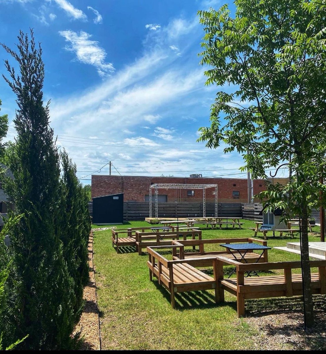 GeoGatherings's tweet photo. venue for our show next month 🌿🌿🌿 https://t.co/Uq99okbBeP