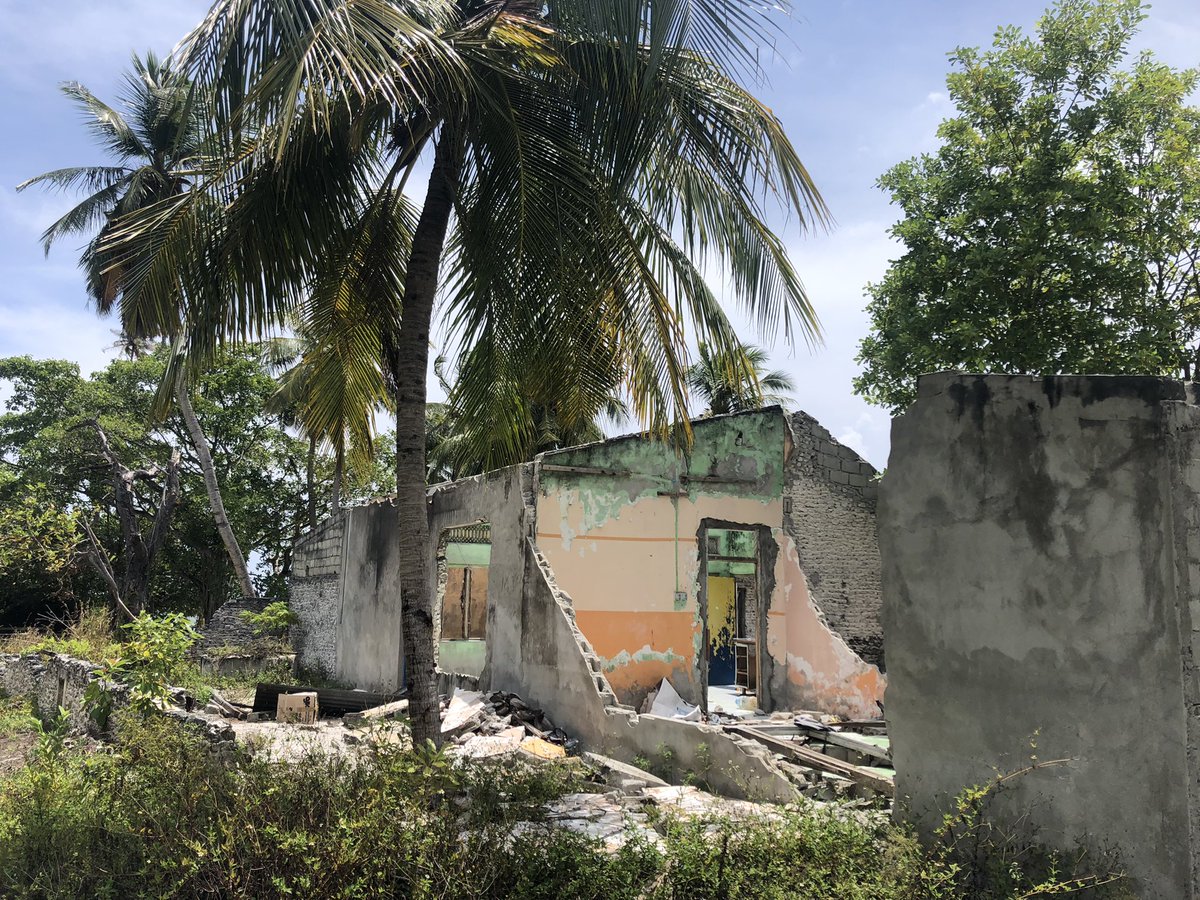 LucyCarruther14's tweet photo. Missing exploring the Maldives and collecting groundwater samples with the legendary @peto00o #Gaadhoo #groundwater #Maldives ๐๐ https://t.co/wXN4aiiCG2