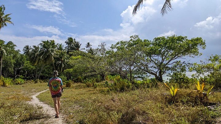 LucyCarruther14's tweet photo. Missing exploring the Maldives and collecting groundwater samples with the legendary @peto00o #Gaadhoo #groundwater #Maldives ๐๐ https://t.co/wXN4aiiCG2