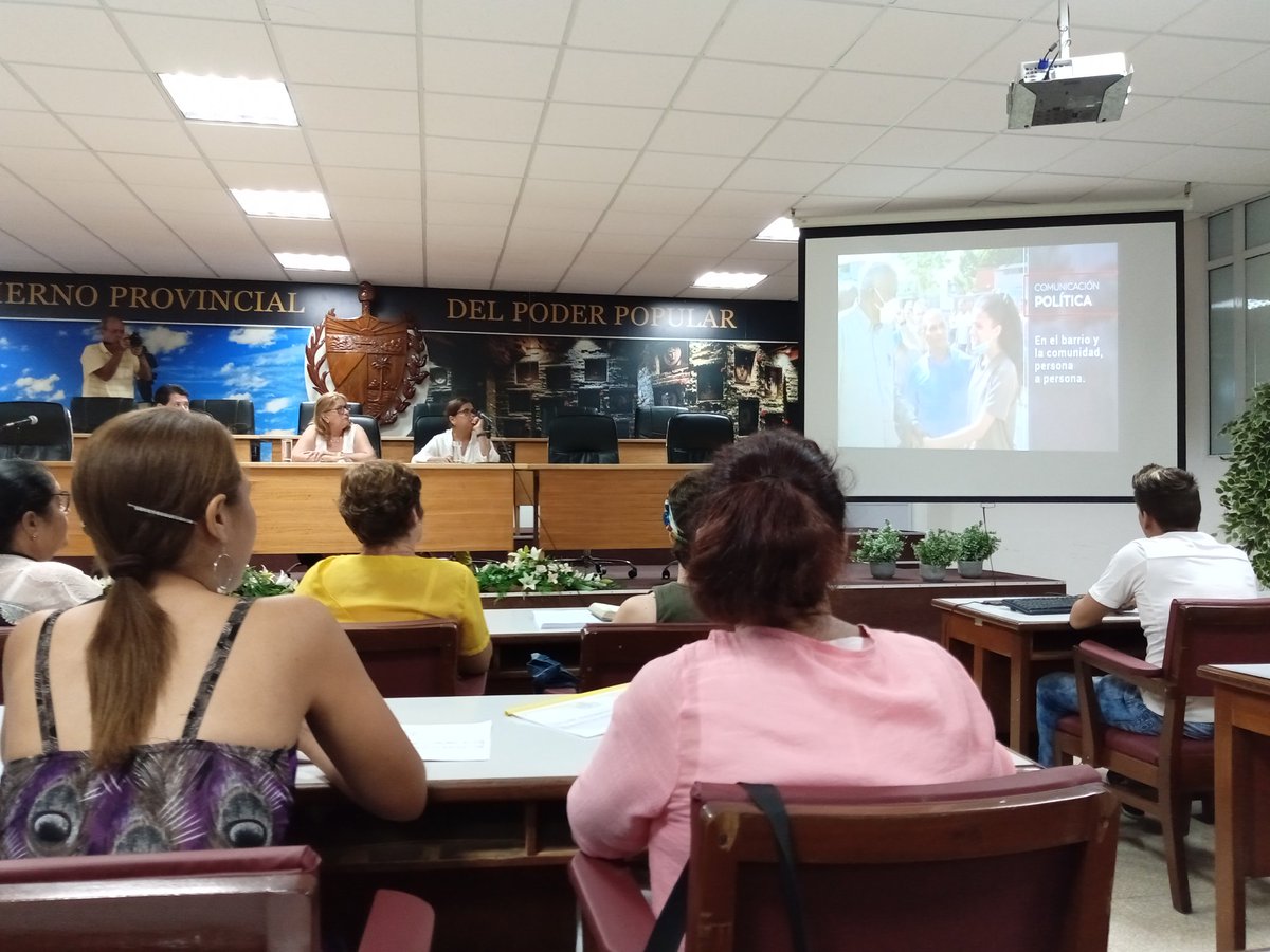 PiedraVC's tweet photo. Con la presencia del periodista y Director de Comunicación de la Asamblea Nacional del Poder Popular en #Cuba @EnriqueANPP sesiona Taller Provincial de Comunicación Social en #VillaClara. Presiden el encuentro  comunicadores institucionales y periodistas del territorio. https://t.co/cytL2u9tXA