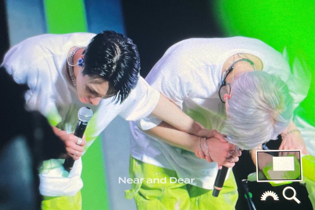 JNJMEnt's tweet photo. OMG -jnjm i am crying rn 😭

cr in pict https://t.co/2vT7JrUnBM