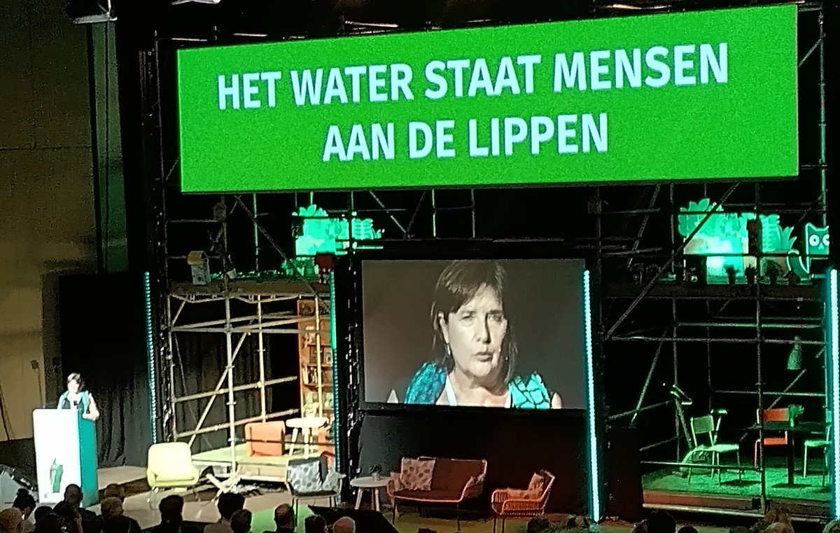 jansoons's tweet photo. #vlaamsacvcongres duidelijk? Dit lossen we niet individueel op.... #collectief https://t.co/YXJjortIR2