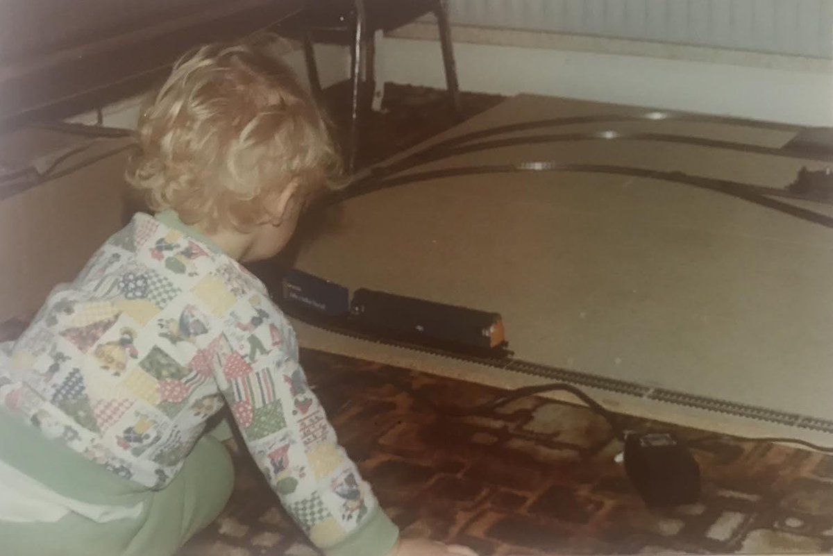 WarleyShow1's tweet photo. Well 41 years apart, club member Andy with his first class 25 to this slightly newer one that was photographed by Steve Flint for Railway Modeller, still Hornby track but a bit bigger than the 5ft x 4ft bit of chipboard on the floor, but look at that carpet 🤣🤣. #HornbyHobbies https://t.co/RFBTVQSxf1