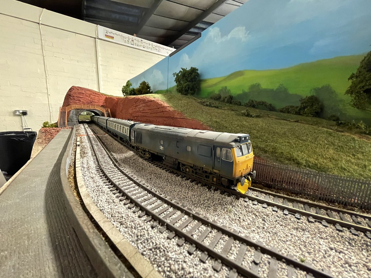 Well 41 years apart, club member Andy with his first class 25 to this slightly newer one that was photographed by Steve Flint for Railway Modeller, still Hornby track but a bit bigger than the 5ft x 4ft bit of chipboard on the floor, but look at that carpet 🤣🤣. #HornbyHobbies