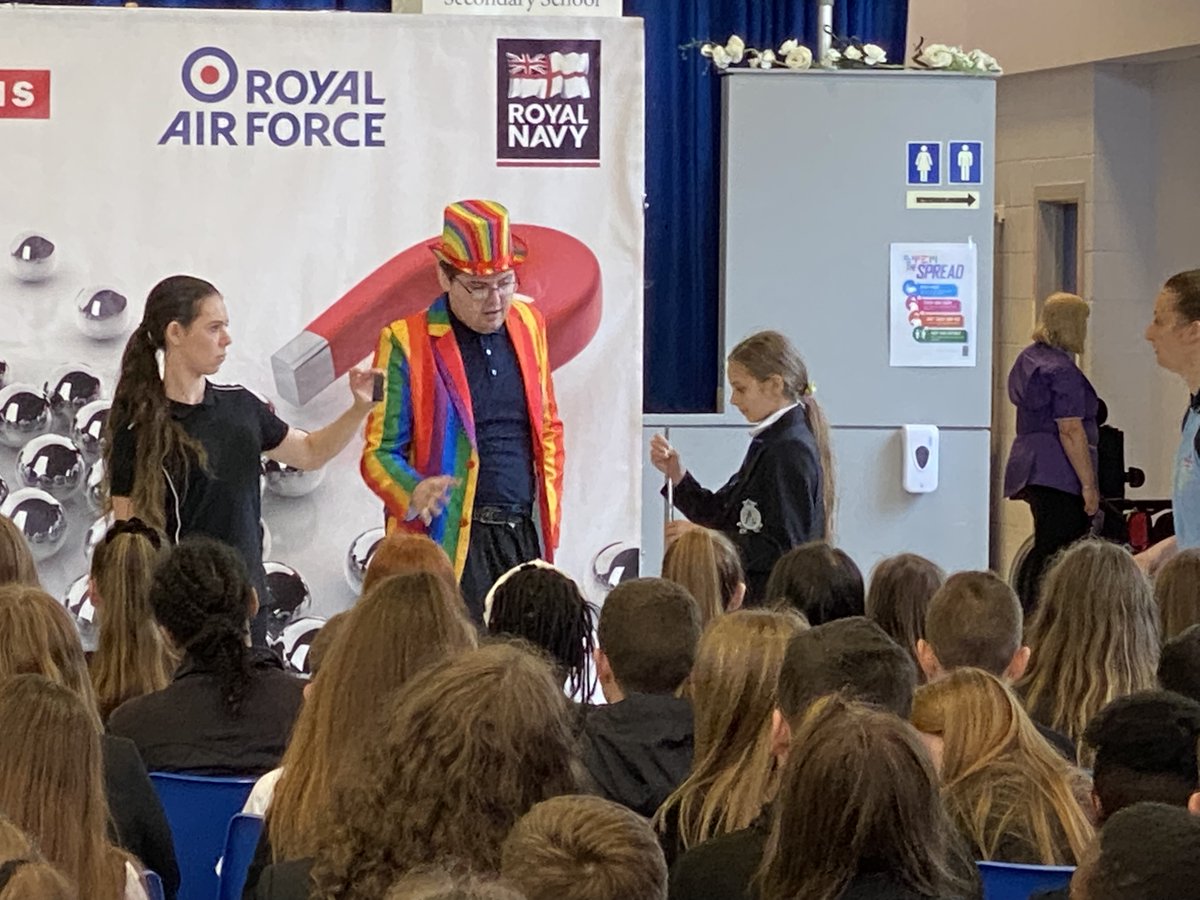 stmargaretglas's tweet photo. S1 &amp; 2 pupils enjoyed a great afternoon with BAE Systems Magnet Roadshow, organised by the Science and Technology Faculty!

#MyWoW #towardsbetterfutures #BAESystems https://t.co/Kdfvxdt68j