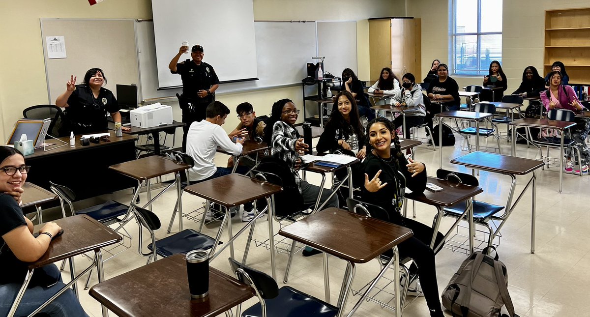 Our campus police officers, Officer Rincon and Officer Garcia had an opportunity to speak to Officer Reyes’ law enforcement class today! They discussed how they became police officers and what it means to be a part of the <a href="/NISDPoliceDept/">NISD Police Department</a> #BFND