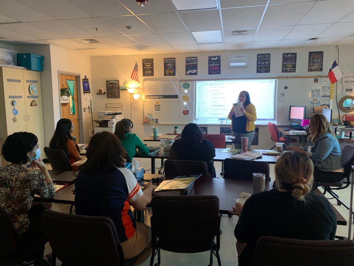 IMartinez319's tweet photo. Amazing Smekens PD provided by @SGarcia_MPMS for our RLA department. #ReadingVoice #ThinkingVoice @Puentes_MS @SmekensEd https://t.co/gZfqkNjUp6